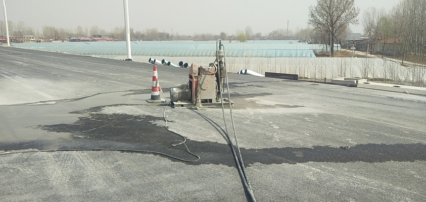 新邱道路回填土下沉注浆